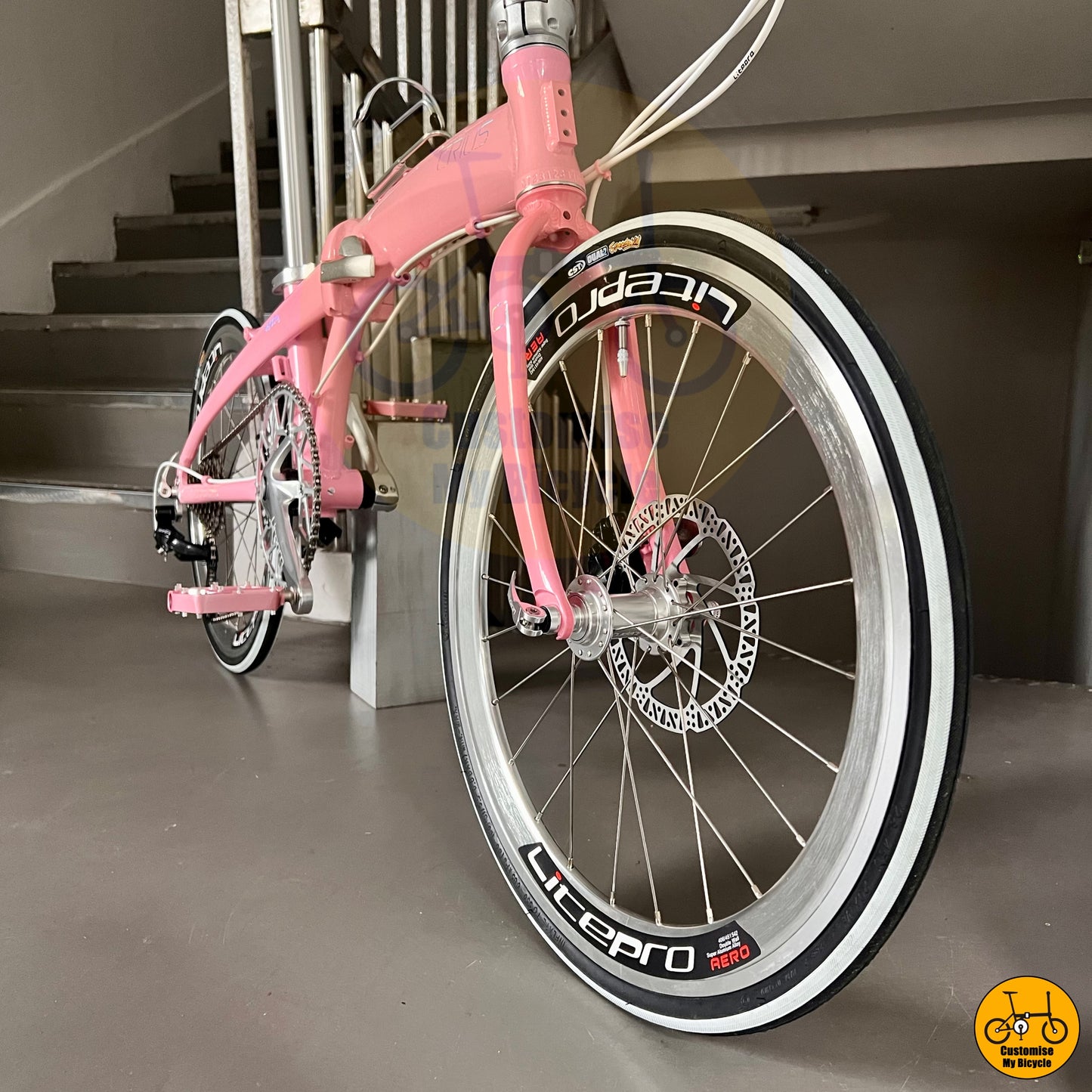 High-quality city tires with white-wall rims for a stylish ride