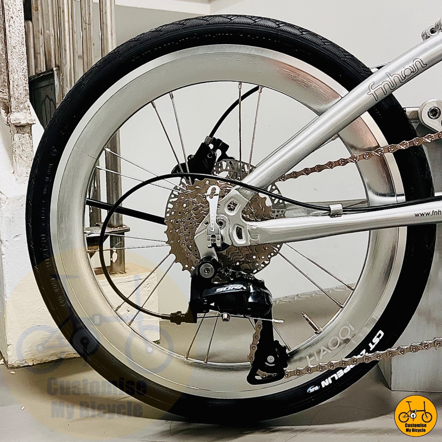 Haooi Clean Look Wheels on Less Than 10kg Fnhon Blast 20-Inch Folding Bike – A Birdy Alternative with Superior Performance