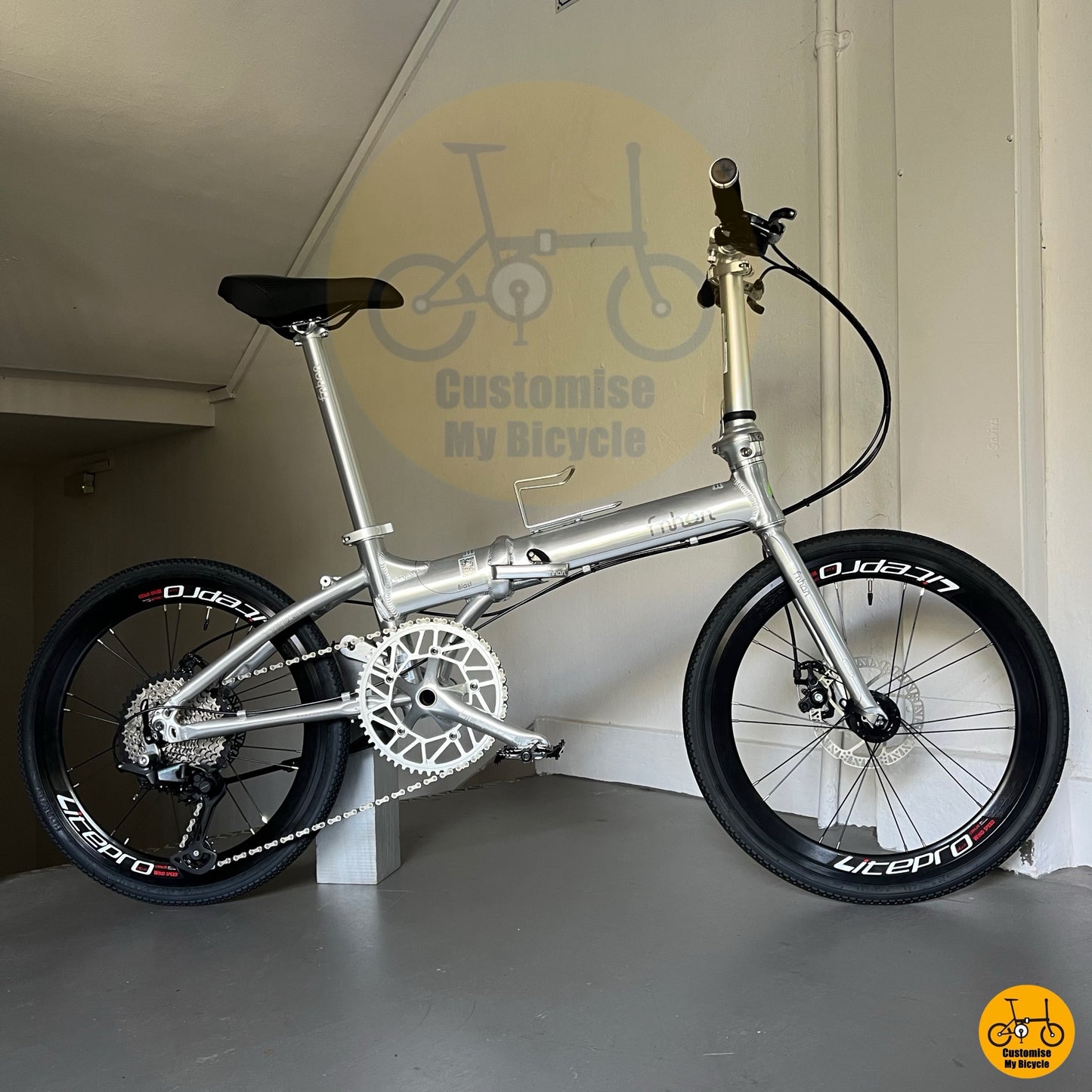 Up-slope capable foldable bike with Deore drivetrain