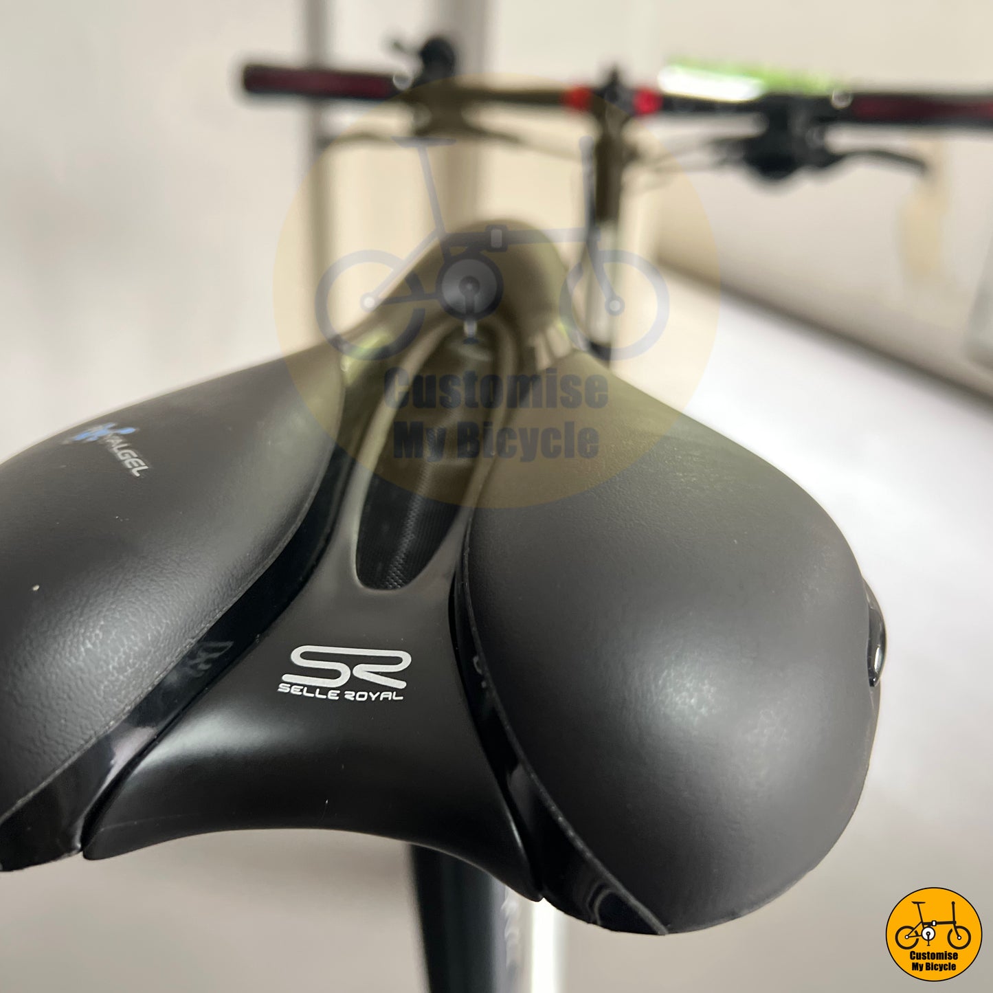 Selle Royal Respiro Saddle on Dual-Tone Black & Silver Fnhon Tornado 22-Inch Folding Bike β Stylish & Functional