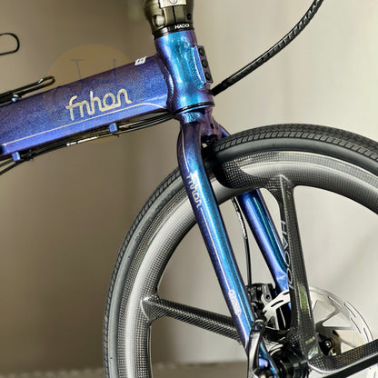 Fnhon Blast folding bike with HAOOi Carbon Ultra 5 spokes carbon wheelset close overall view