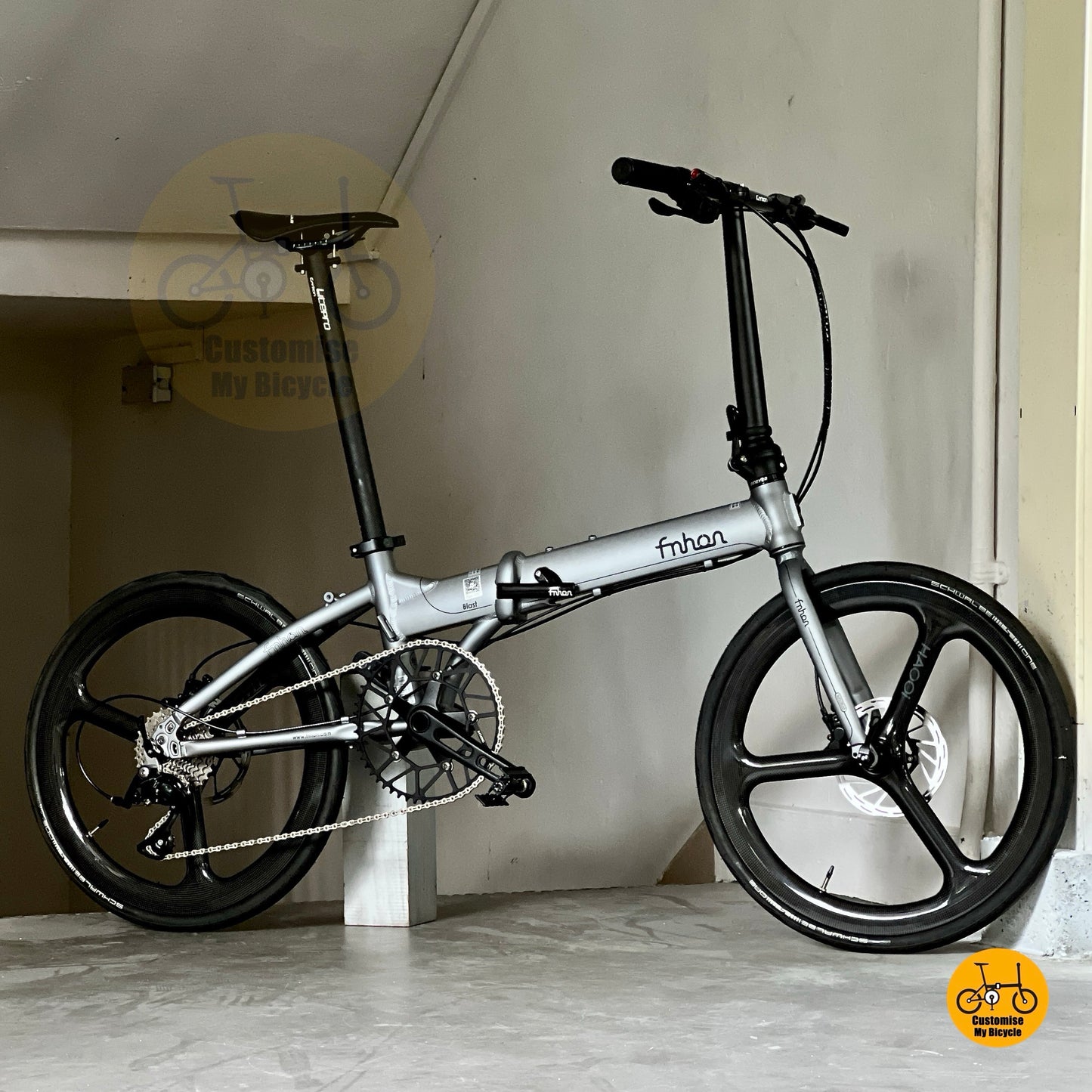 Sepeda Lipat Fnhon Blast 22 Inci Shimano 9 Kecepatan Dengan Roda Karbon
