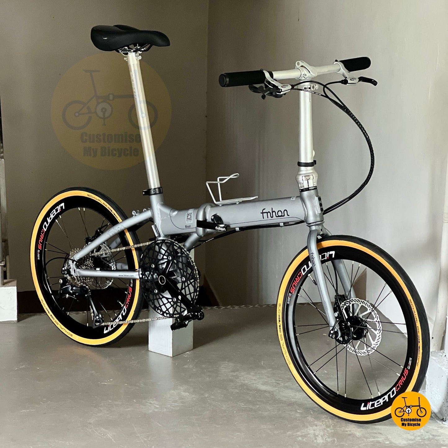 Folding bike Fnhon Blast 22 inch angled front view Battleship Grey compact commuter bicycle
