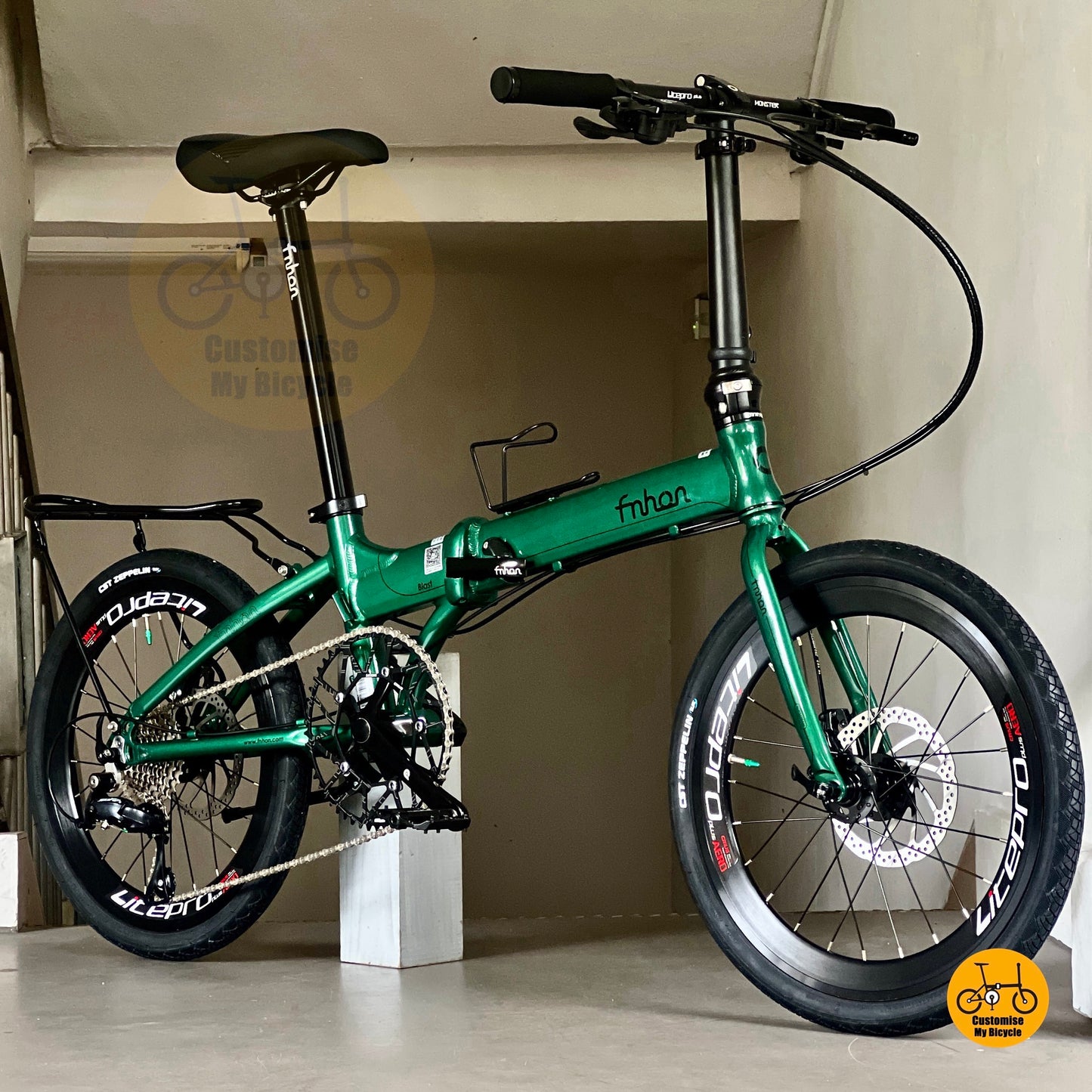 Compact folding frame design of Fnhon Blast