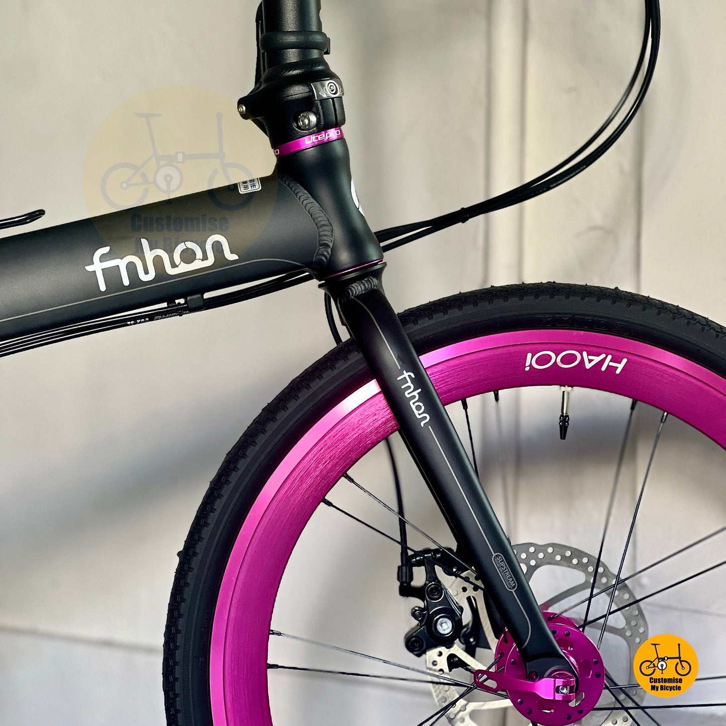 Fnhon Blast 22 inch foldie with pink wheels
