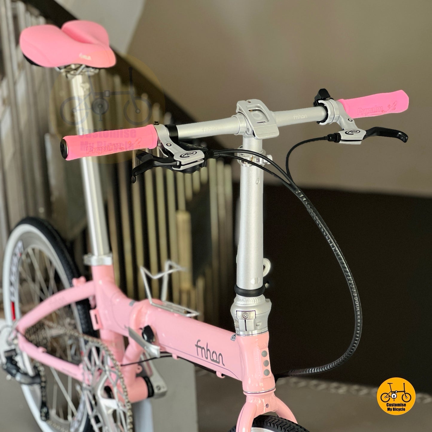 Folding bike close up mechanical wired disc brake system safe stopping power
