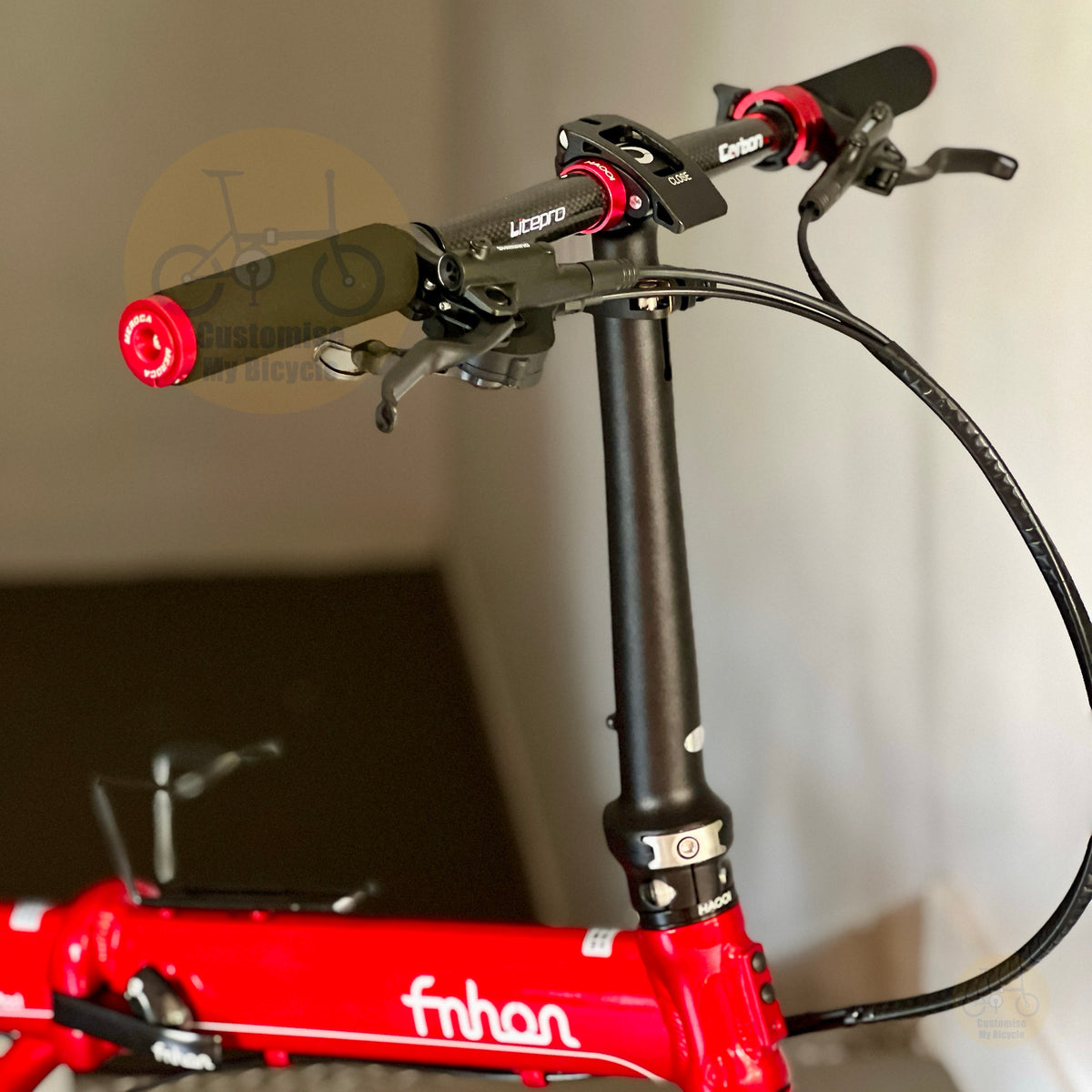 Sepeda lipat Fnhon Blast 22 inch warna Ruby Red dengan Shimano 11 gears 105 desain ringan dan ringkas