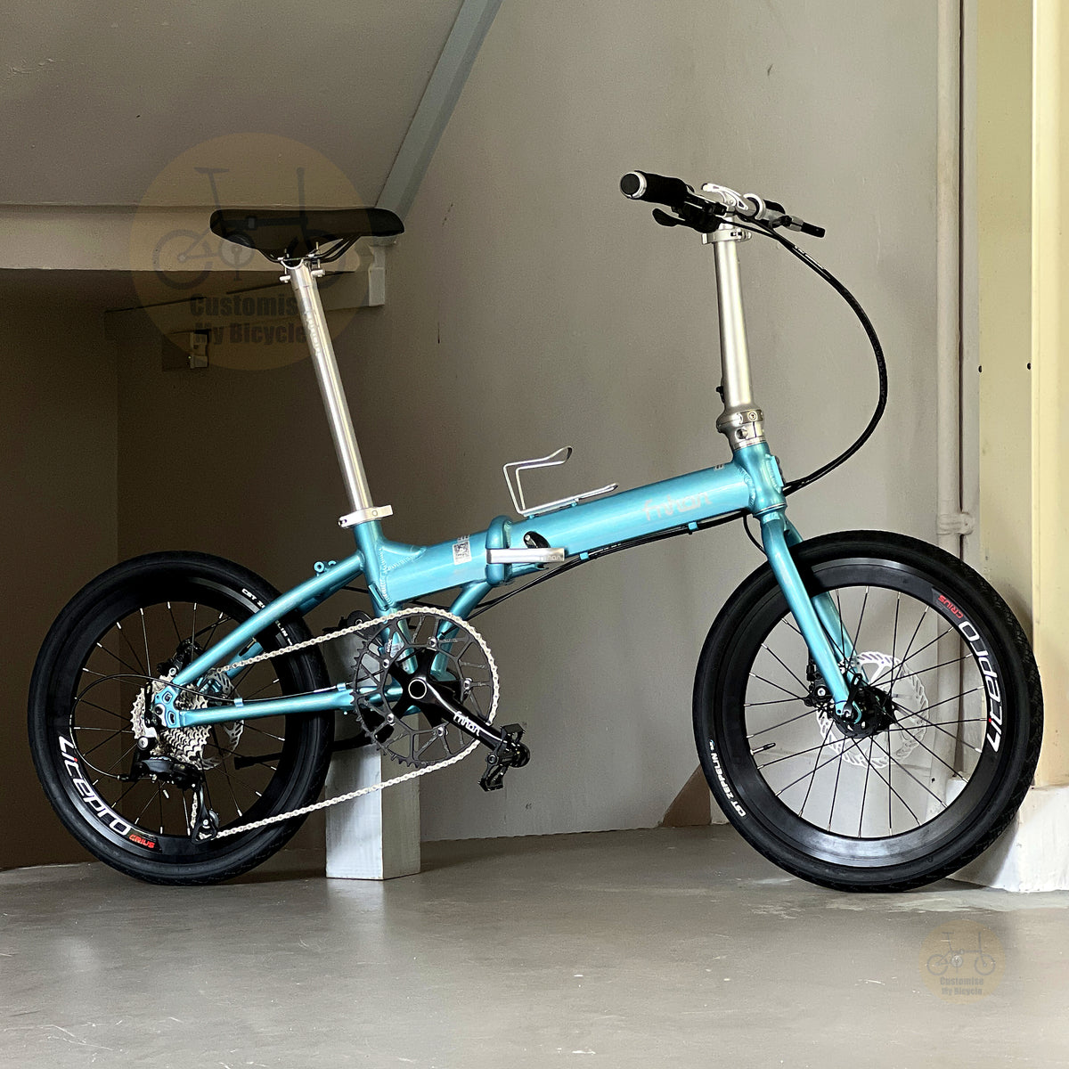 Sepeda lipat Fnhon Blast 20 inch warna Tiffany Blue dengan Shimano 9 gears desain ringan dan ringkas