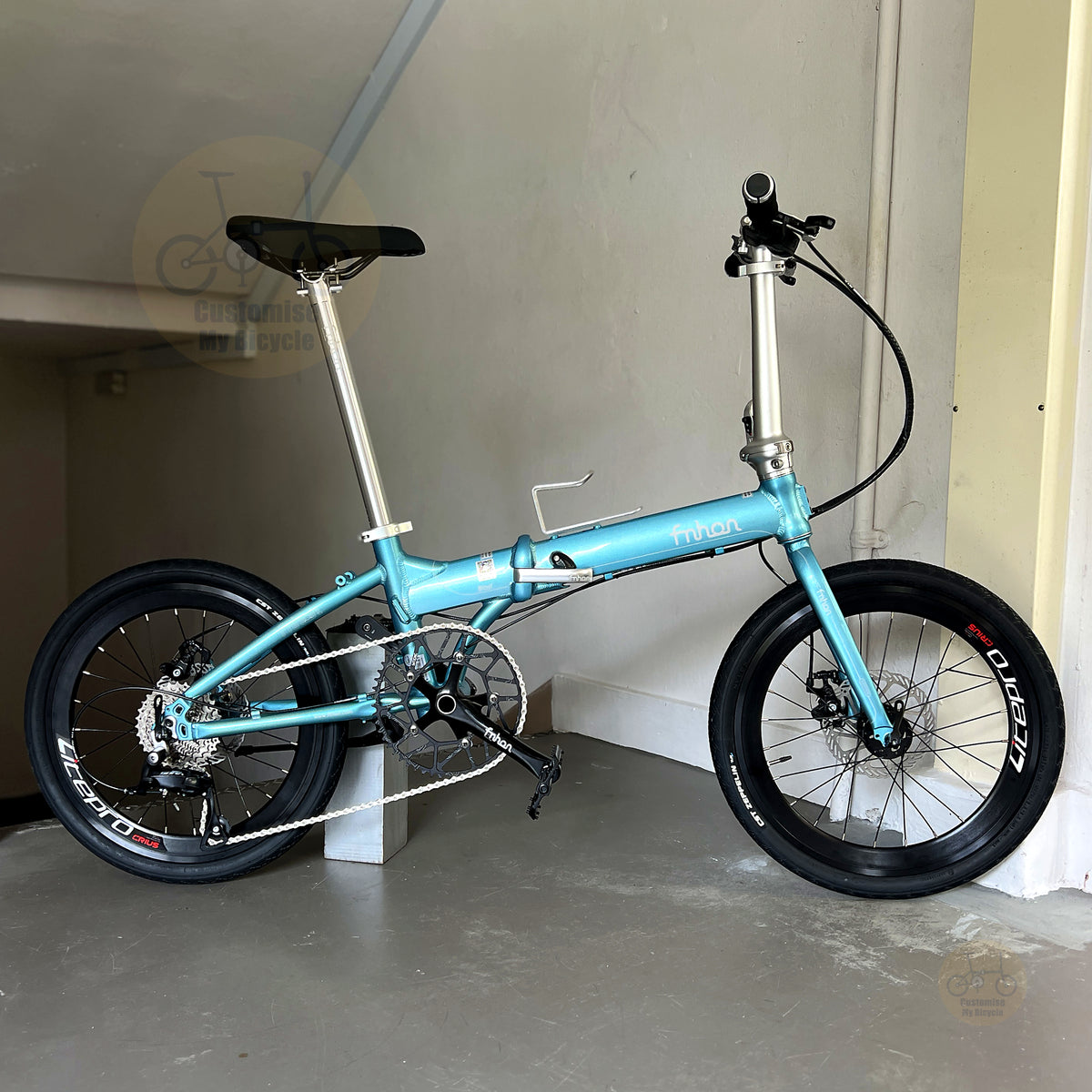 Basikal lipat Fnhon Blast 20 inch warna Tiffany Blue dengan Shimano 9 gears reka bentuk ringan dan kompak