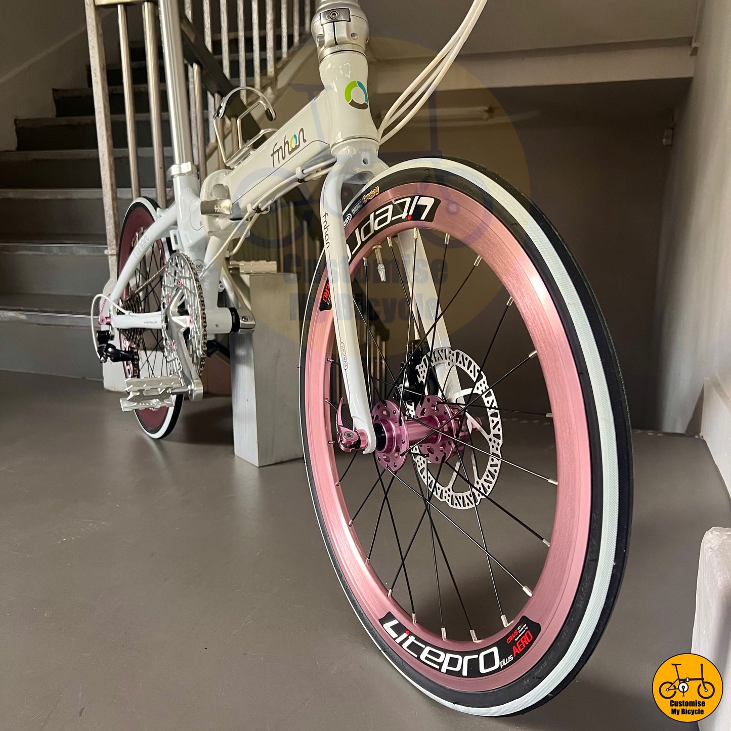 Fnhon Blast 22” • Shimano 9s • Snow White + Baby Pink