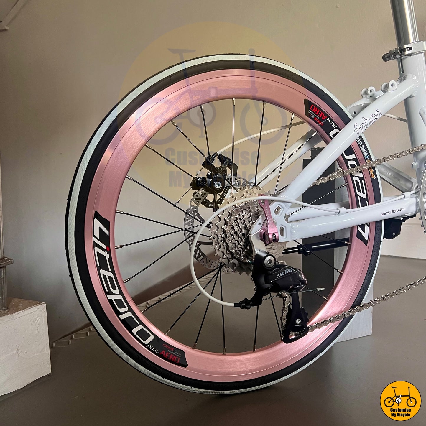 Fnhon Blast 22” • Shimano 9s • Snow White + Baby Pink