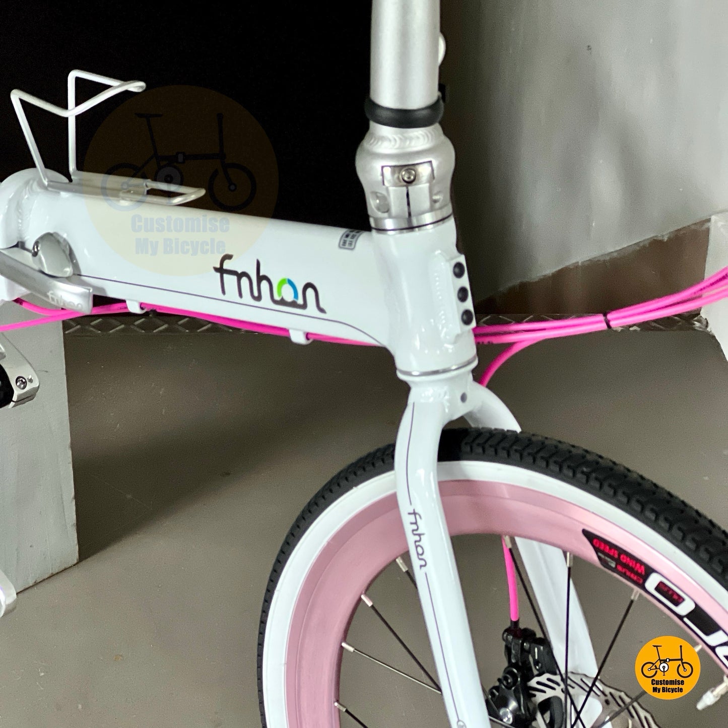 Close up of Fnhon Blast Snow White Pink crankset
