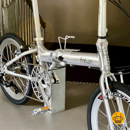 Lightweight aluminium alloy Fnhon Blast folding bike in silver
