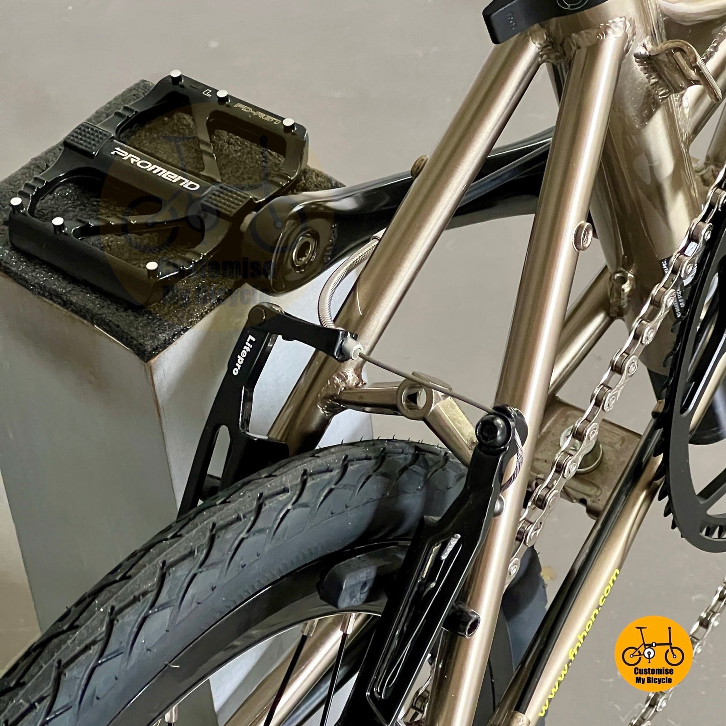 Detail shot of PROMEND bearings pedals on the Fnhon Gale 18-inch bike
