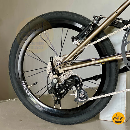 Close up of Sensah 5 gears showing derailleur and smooth shifting system
