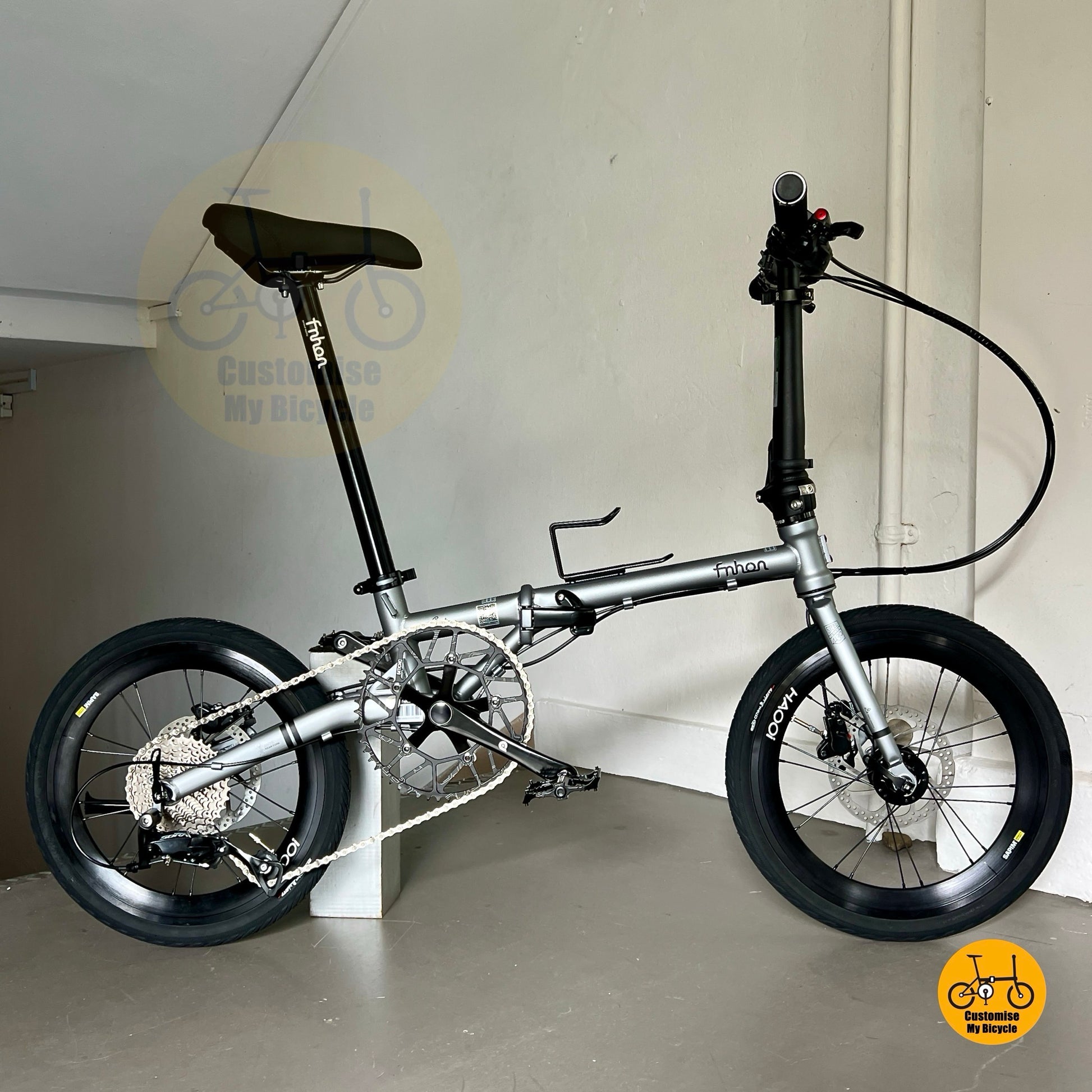 Side view of Fnhon Gust 18 inch Battleship Grey folding bike with strong chromoly steel body and minimalist matte finish