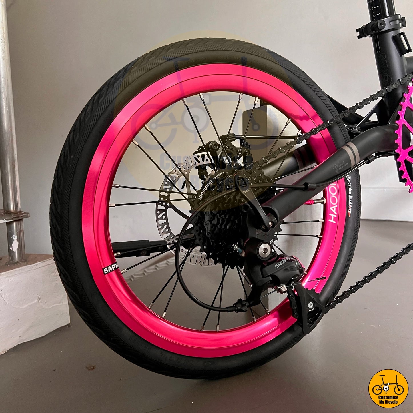 Fnhon Gust 18” • Shimano 9s • Matte Black + Pink