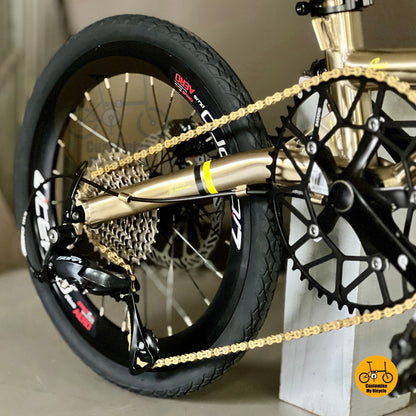 Shimano 9 gears drivetrain close up on Fnhon Gust 16" 349 folding bicycle
