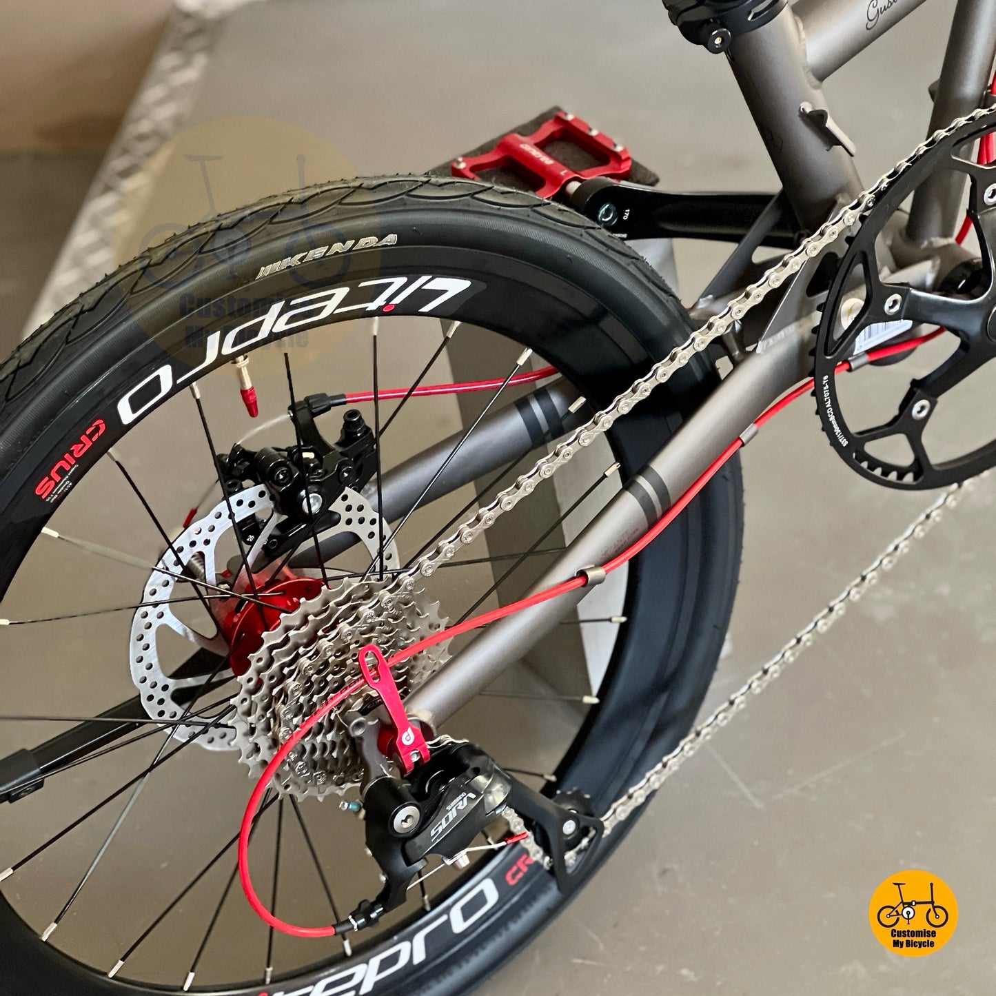 Fnhon Gust SHIMANO 9 gears R3000 Sora drivetrain close up