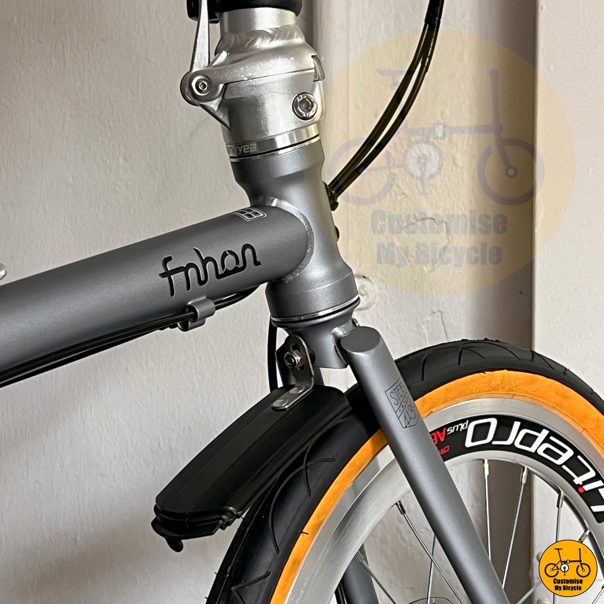 Fnhon embrossed logo on body