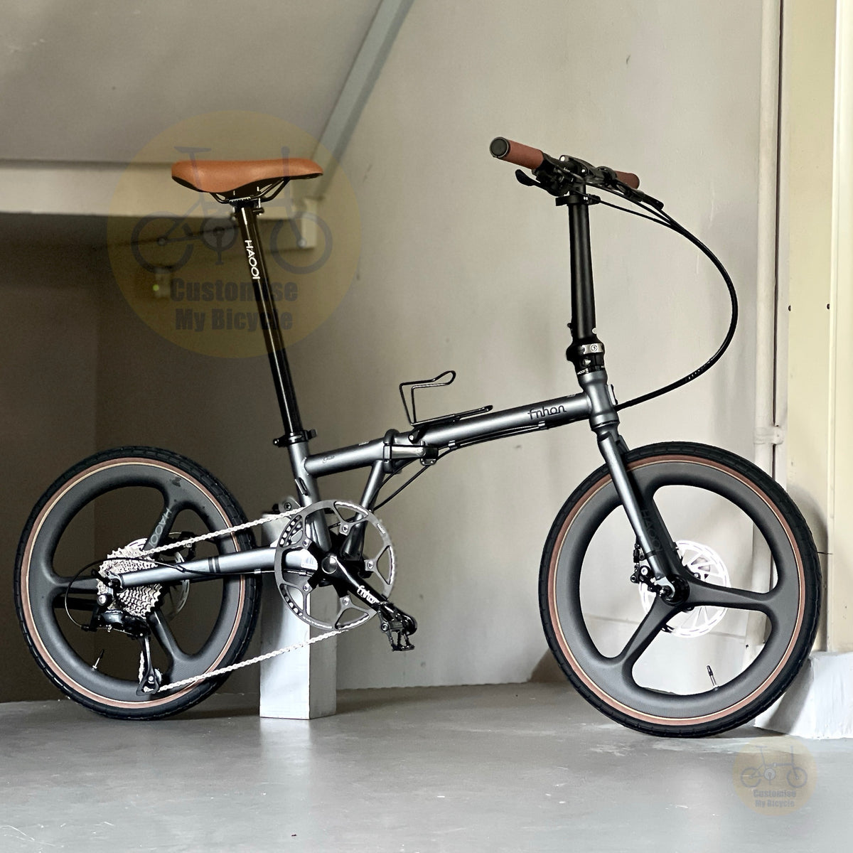Sepeda lipat Fnhon Gust 20 inch warna Battleship Grey dengan Shimano 9 gears desain ringan dan ringkas