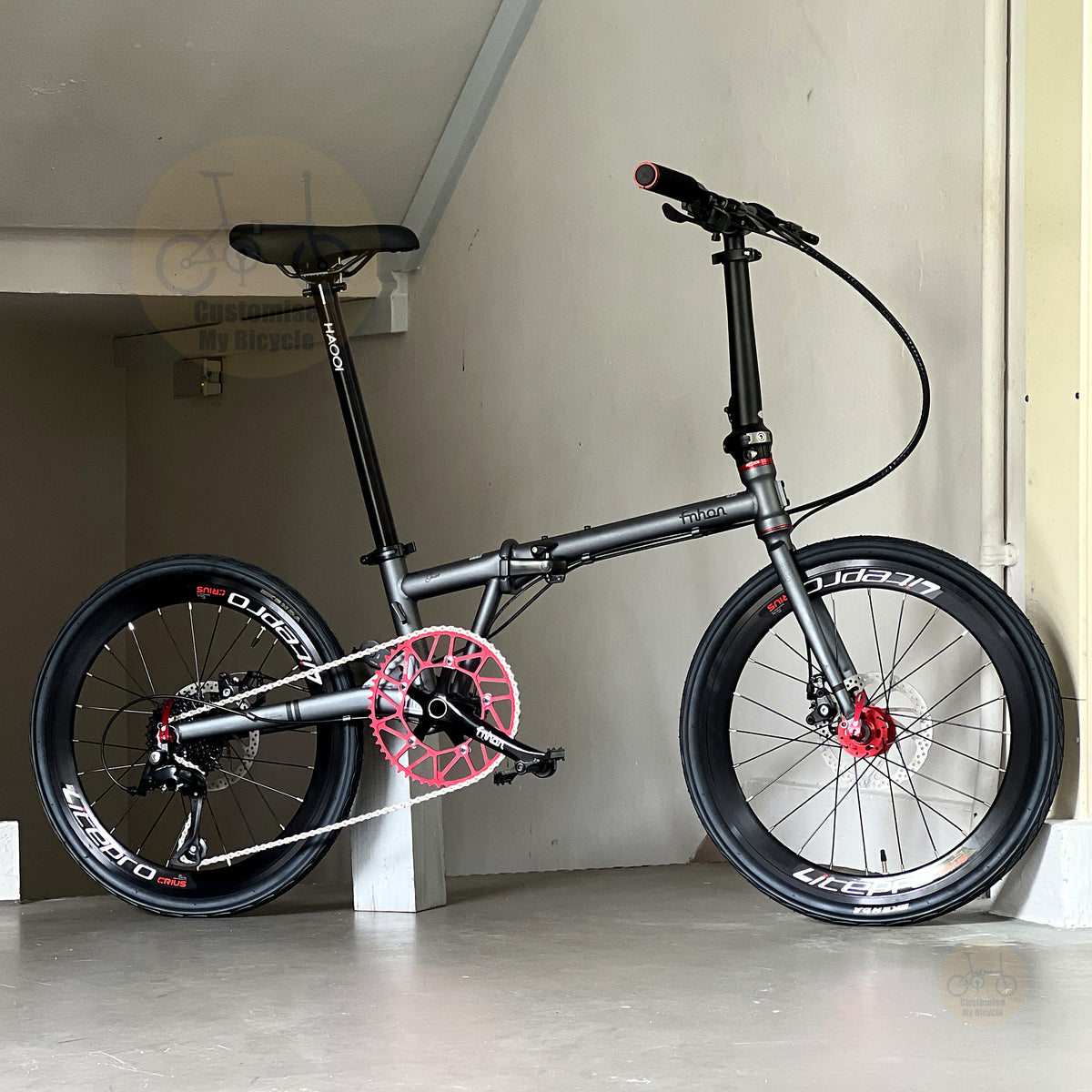 Sepeda lipat Fnhon Gust 22 inch warna Battleship Grey dengan Shimano 9 gears desain ringan dan ringkas