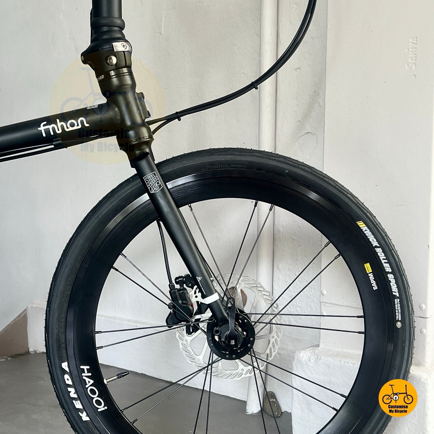 Fnhon Gust 22 inch folding bike all matte black side view
