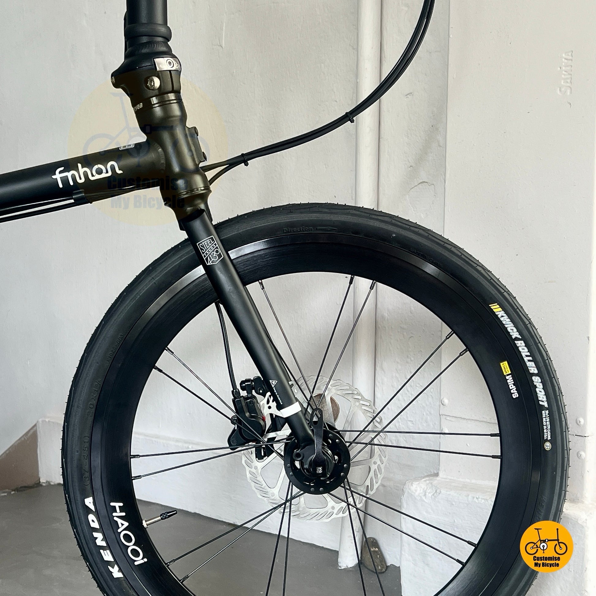 Fnhon Gust 22 inch folding bike all matte black side view
