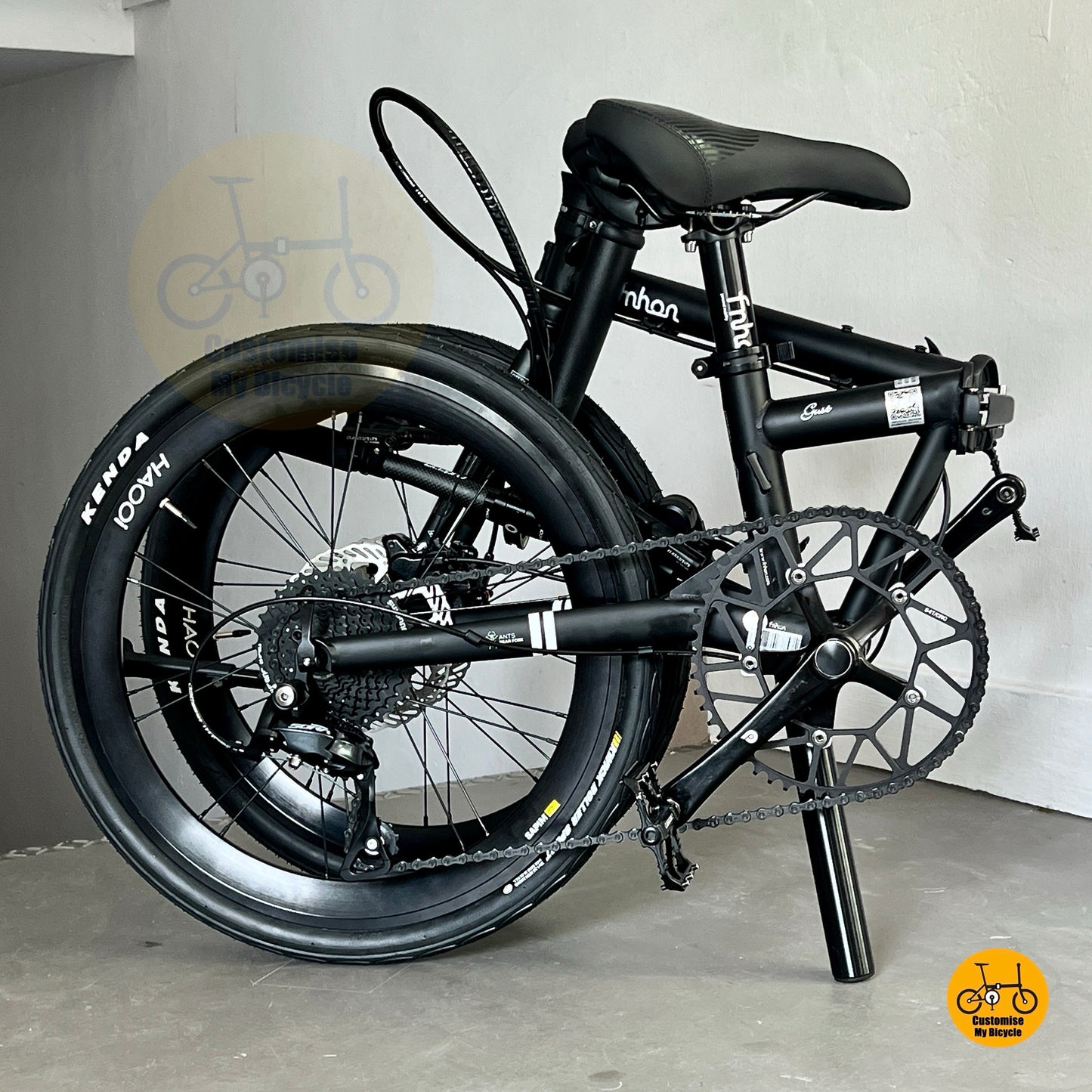 Sepeda Lipat Fnhon Gust 22 Inci Rangka Baja Kuat Dengan Shimano 9 Kecepatan Hitam Matte
