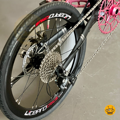 Fnhon Gust SHIMANO 9 gears drivetrain close up
