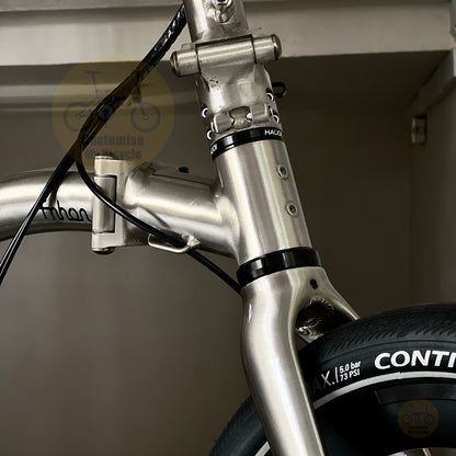 close up on headtube of GT20
