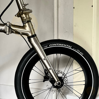 Continental Contact Urban 2.0 width tyre on GT20 Fnhon trifold