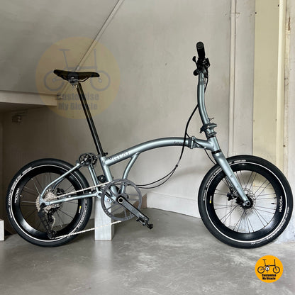 Basikal Lipat Fnhon GT20 20 Inci Shimano 10 Kelajuan Brek Hidraulik Untuk Kegunaan Bandar
