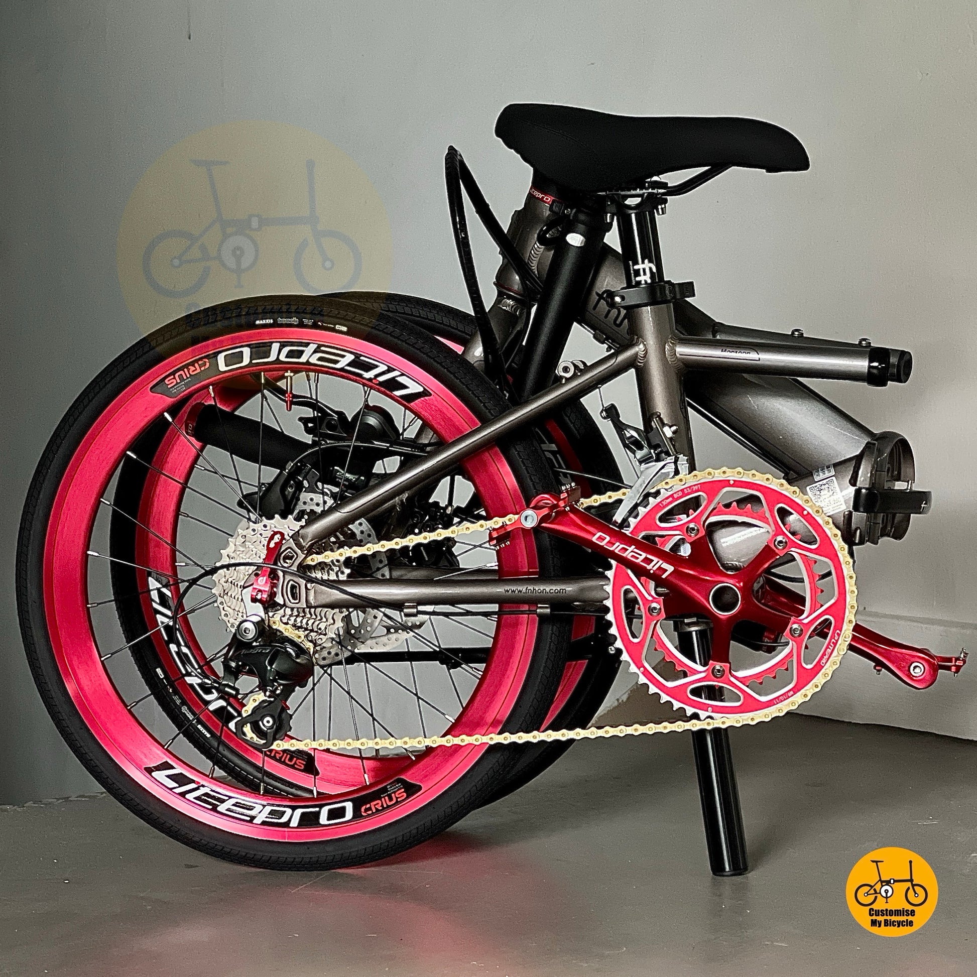 Sepeda Lipat Fnhon Monsoon 22 Inci Warna Dolphin Grey Dengan Sistem Shimano Sora 2x9
