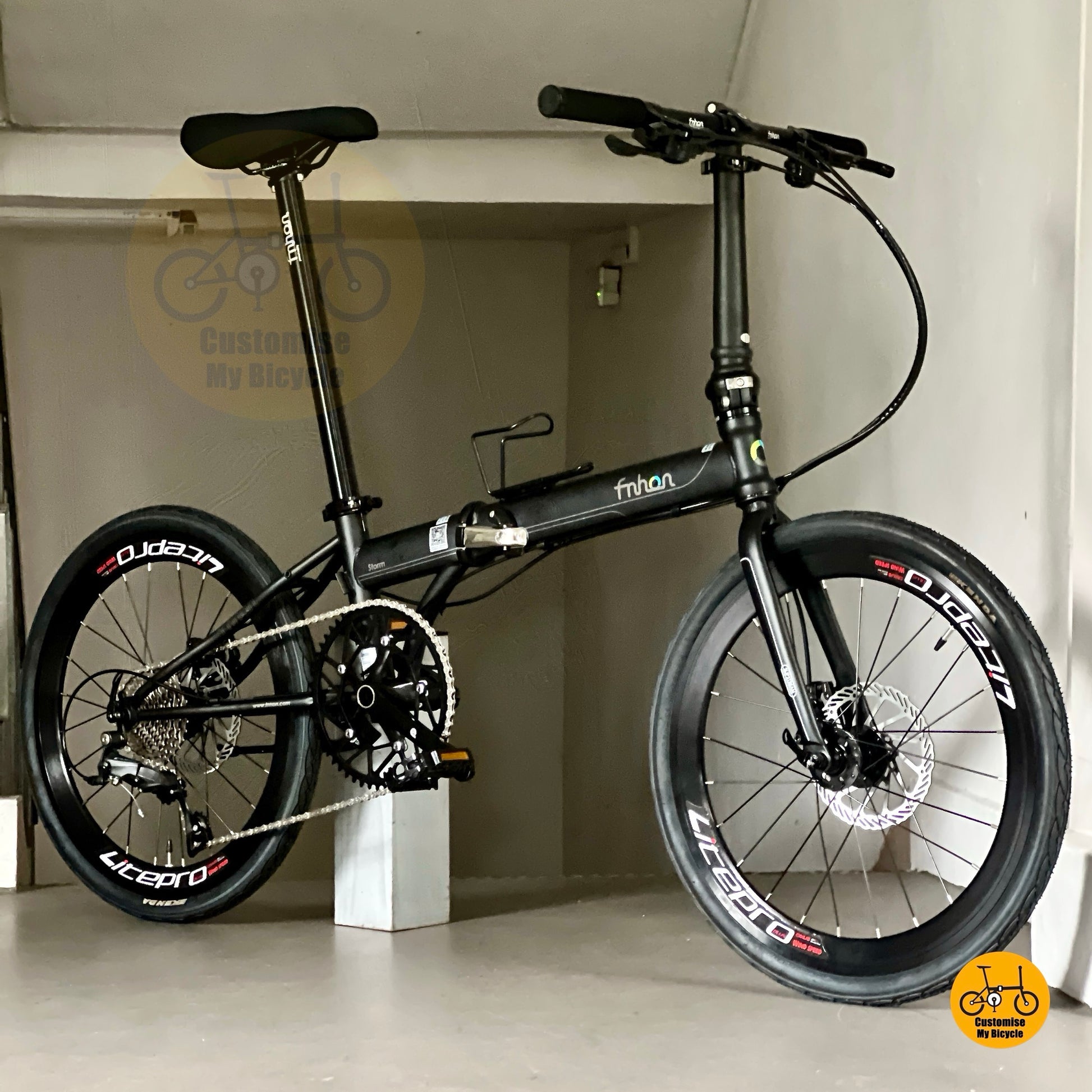 Fnhon Storm 22 inch Matte Black Shimano 9s commuter bike