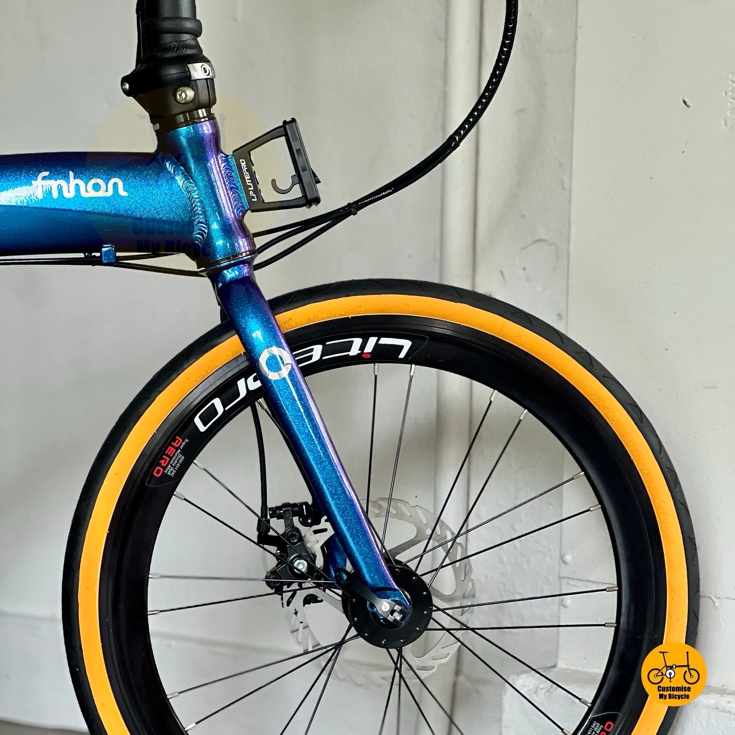 Close up of LITEPRO aero high profile front wheel
