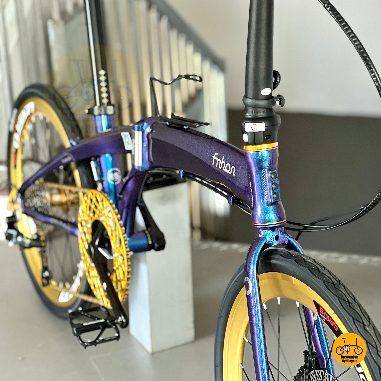 Basikal lipat Fnhon Tornado 22 inci Shimano 9s Chameleon Blue ringan dan bergaya
