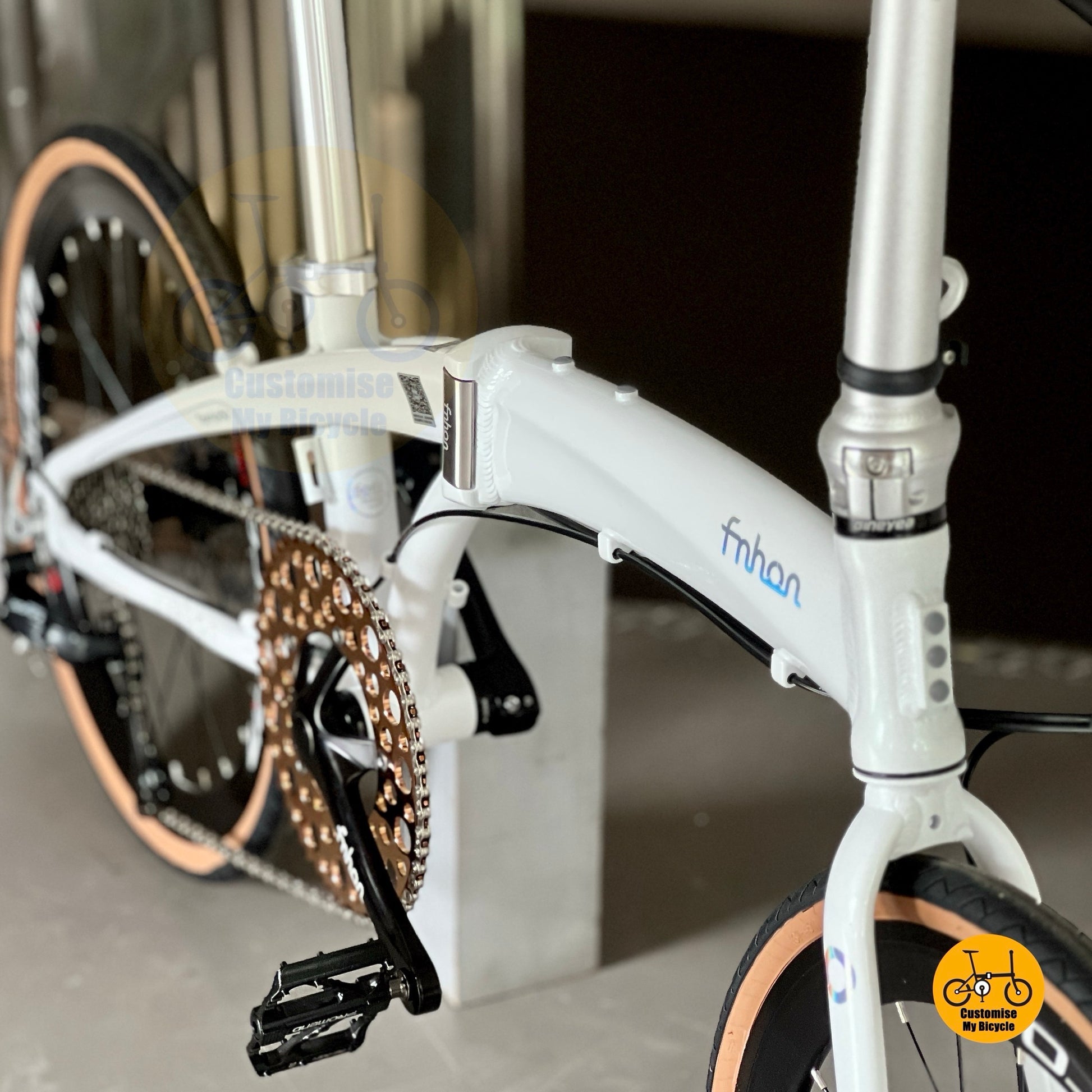 Fnhon Tornado folding bicycle dreamy white rose gold accent overall view
