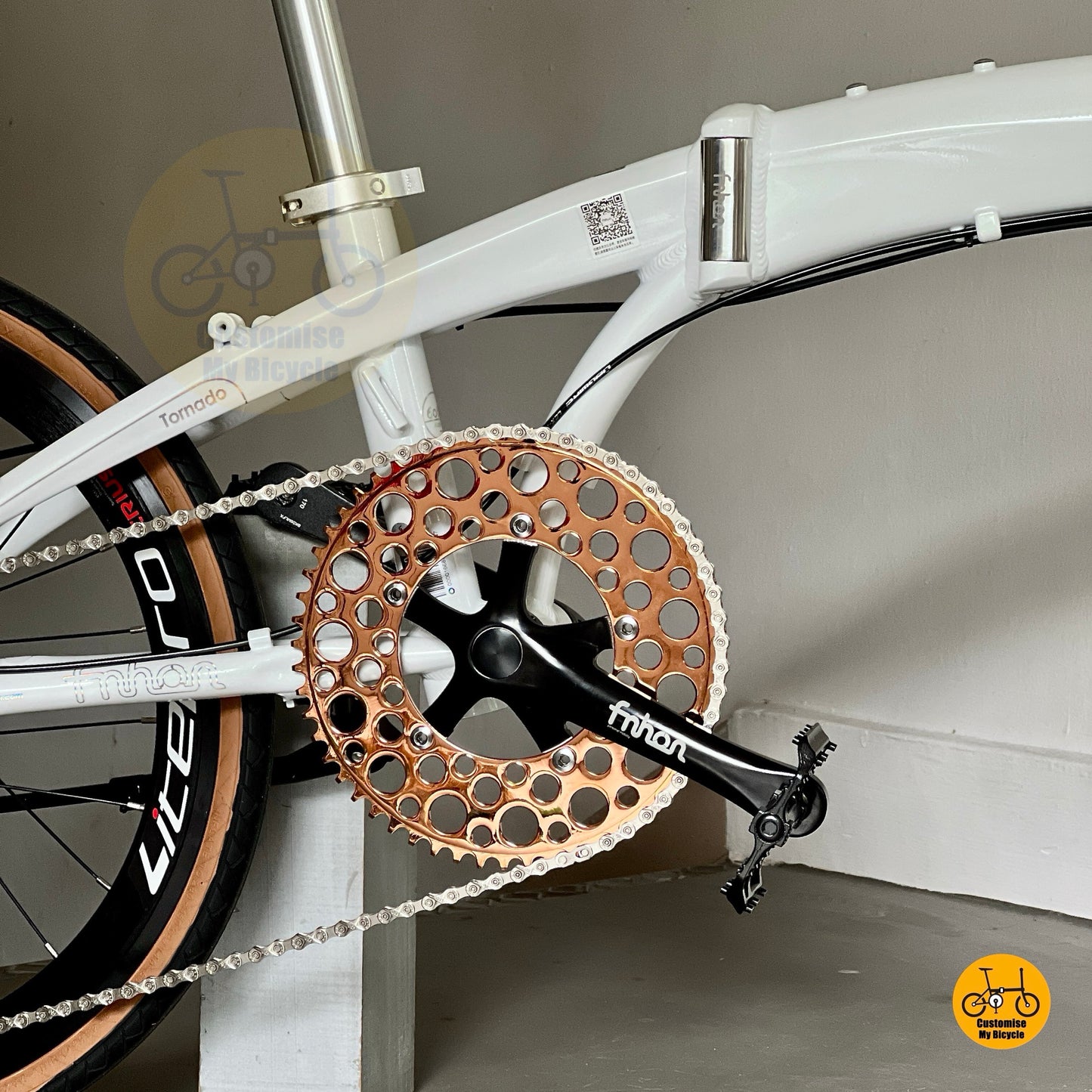 Fnhon Litepro Hollowtech crankset close up detail
