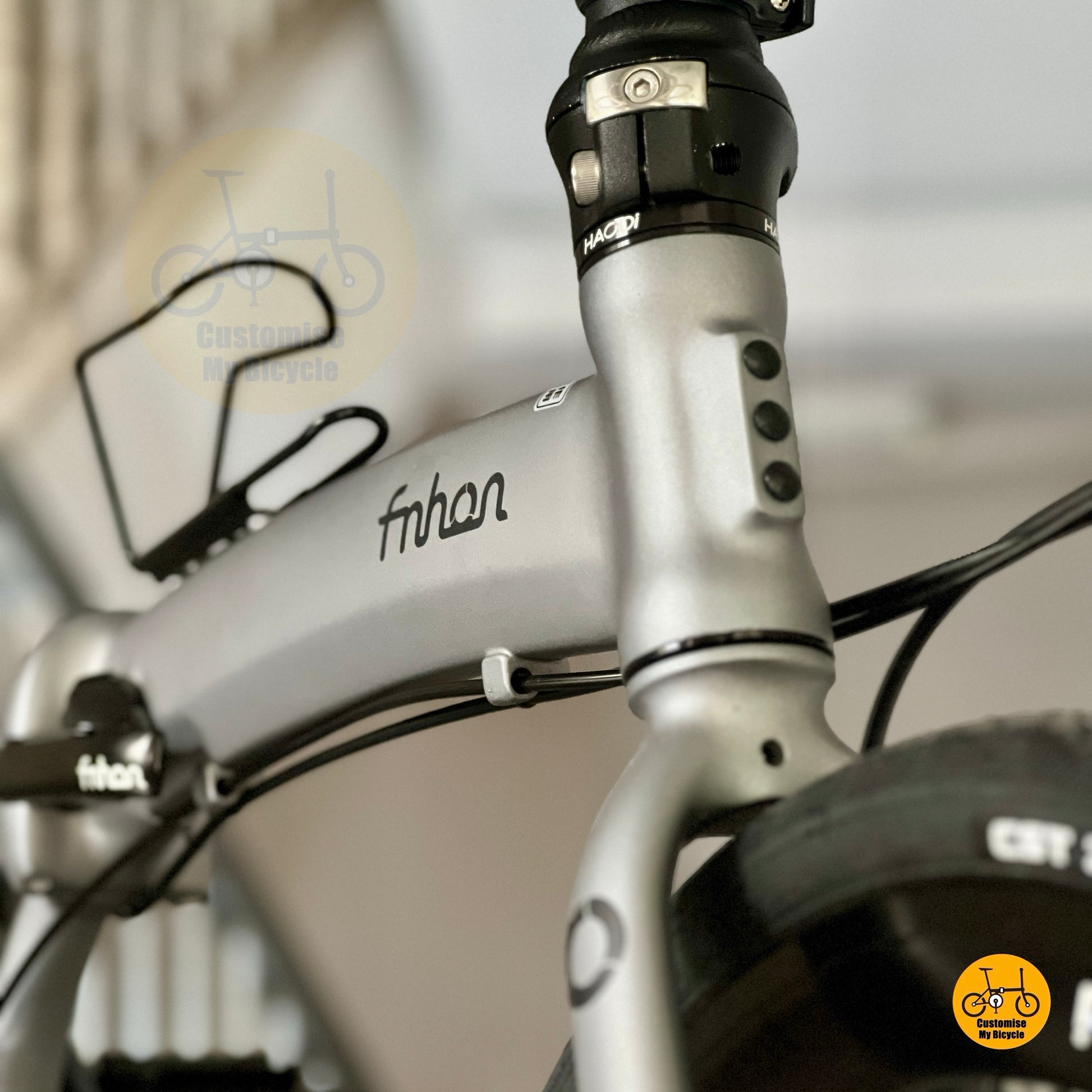 Detail shot of aerodynamic aluminium alloy frame finish in Battleship Grey
