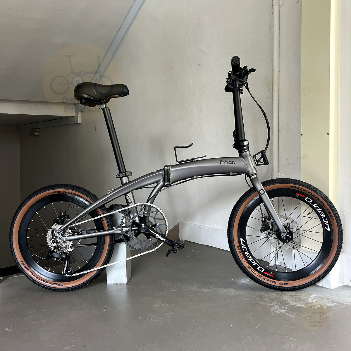 Sepeda lipat Fnhon Tornado 20 inch warna Carbon Grey dengan Shimano 9 gears desain ringan dan ringkas