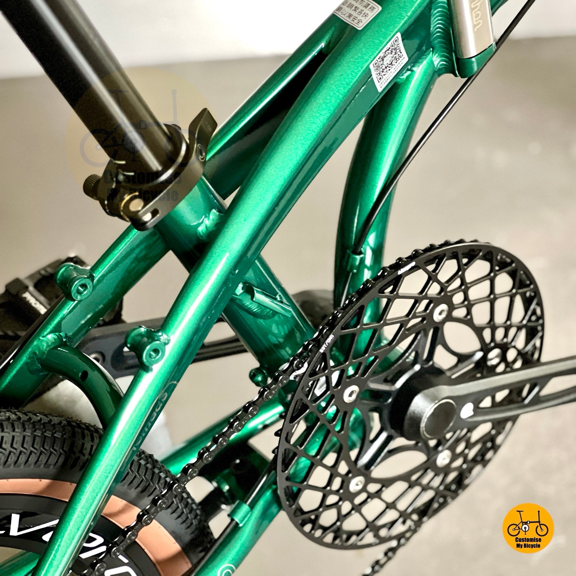 Close up FNHON Hollowtech crankset on lightweight folding bicycle
