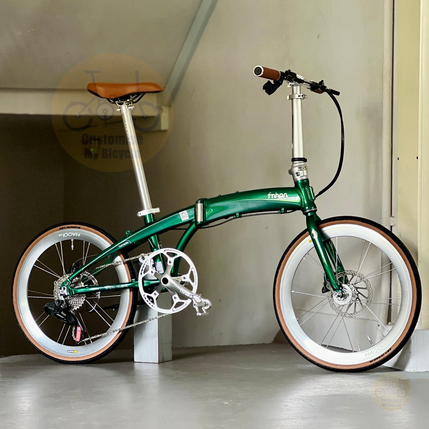 Fnhon Tornado 22 inch emerald green folding bike overall side view
