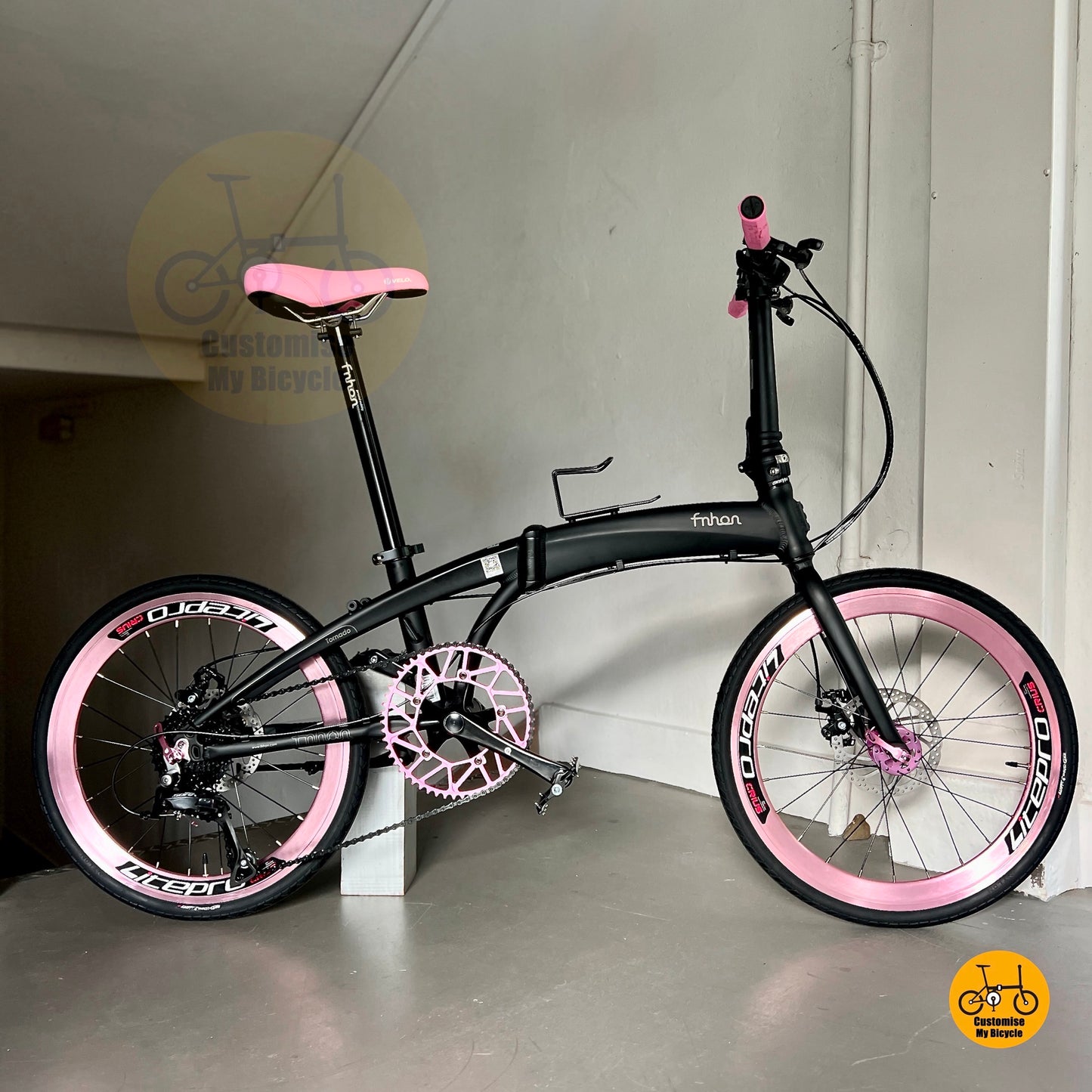 Fnhon Tornado 22 Inch Urban Folding Bicycle Shimano 9 Speed Disc Brake Compact Design
