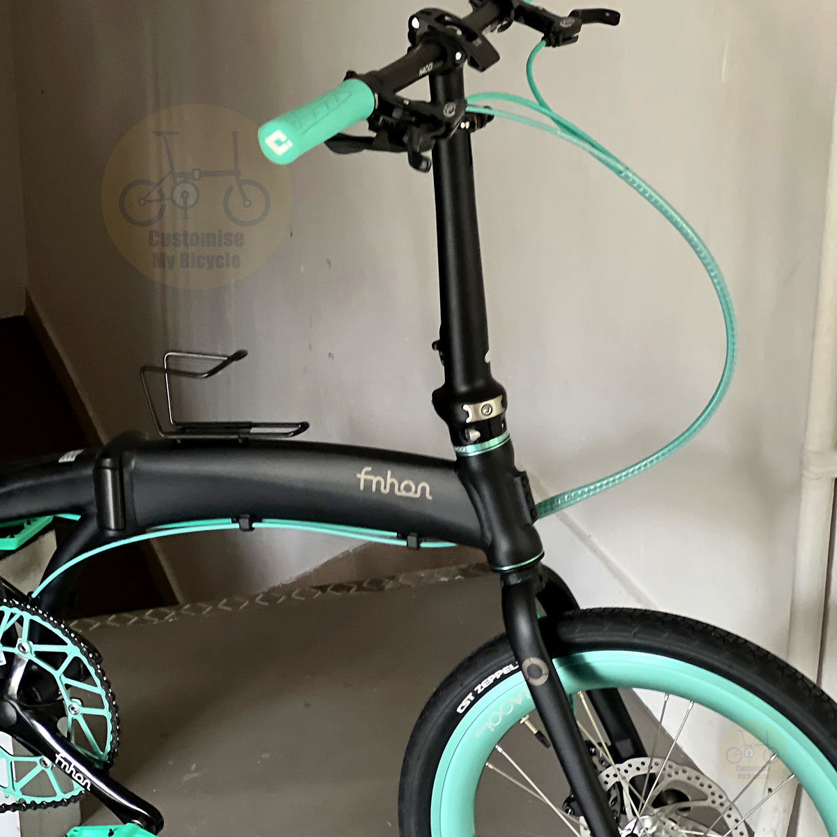 Fnhon Tornado 20" Matte Black folding bike frame material colour detail