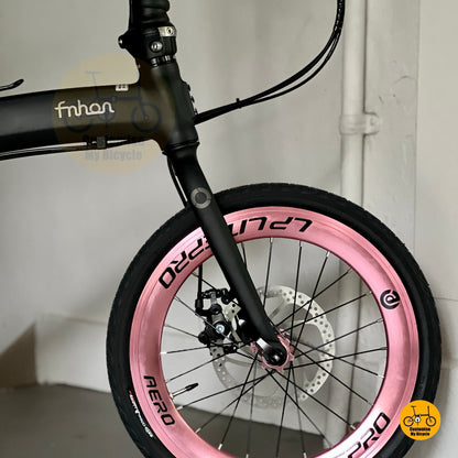 Close up of CST all terrain tyre tread pattern for city riding
