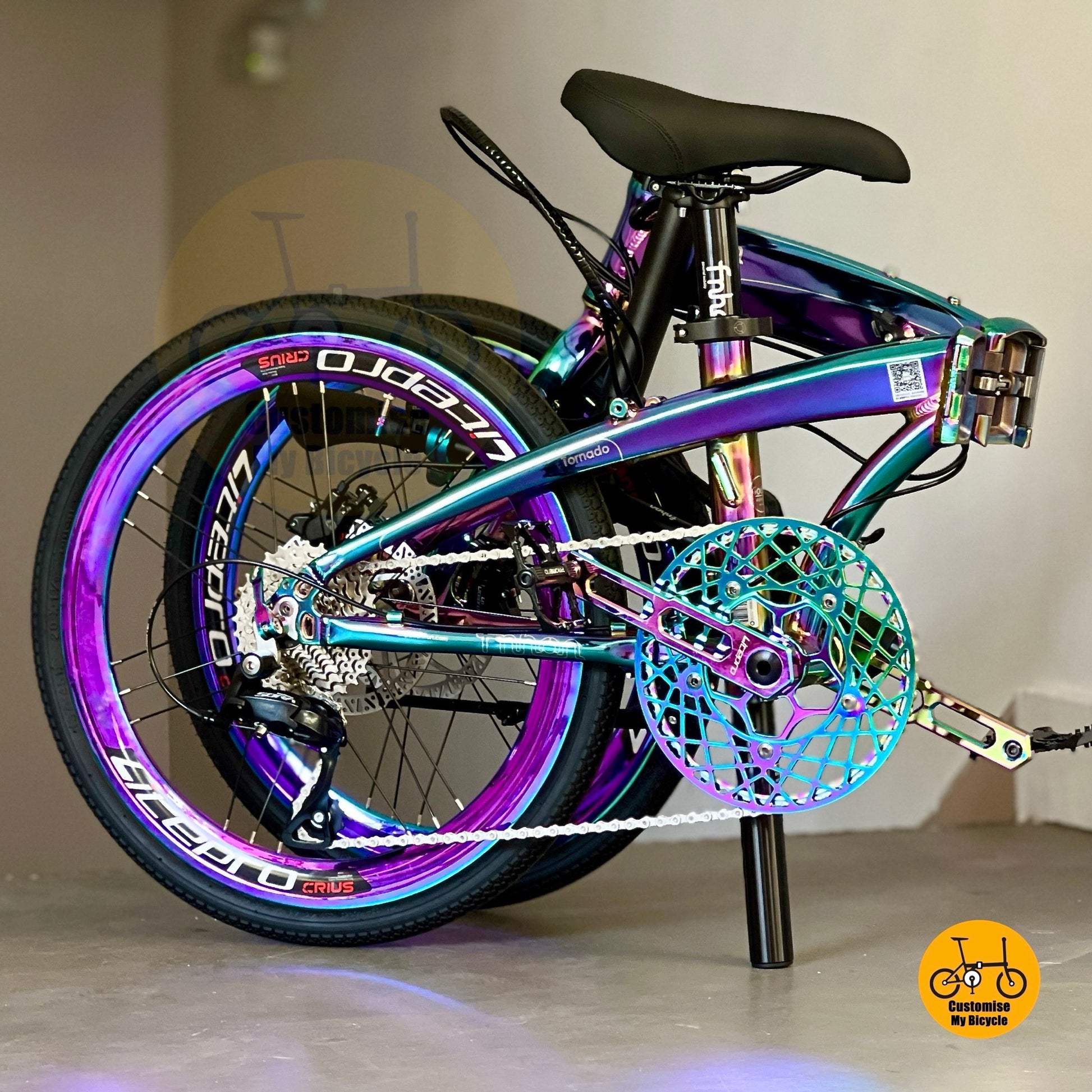 Fnhon Tornado 22 inch folding bicycle overall lower front angle
