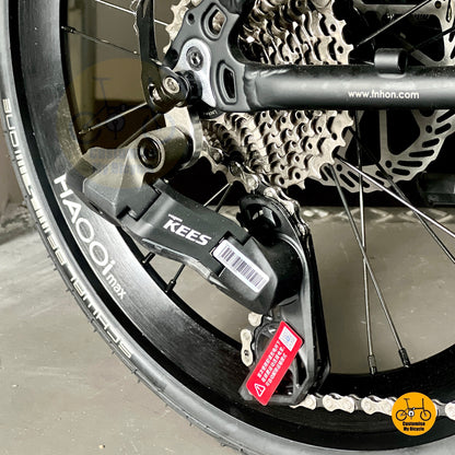 Fnhon Tornado 20 inch folding bike close up MAGENE Electronic Derailleur Shifting 12 gears drivetrain rear derailleur cassette