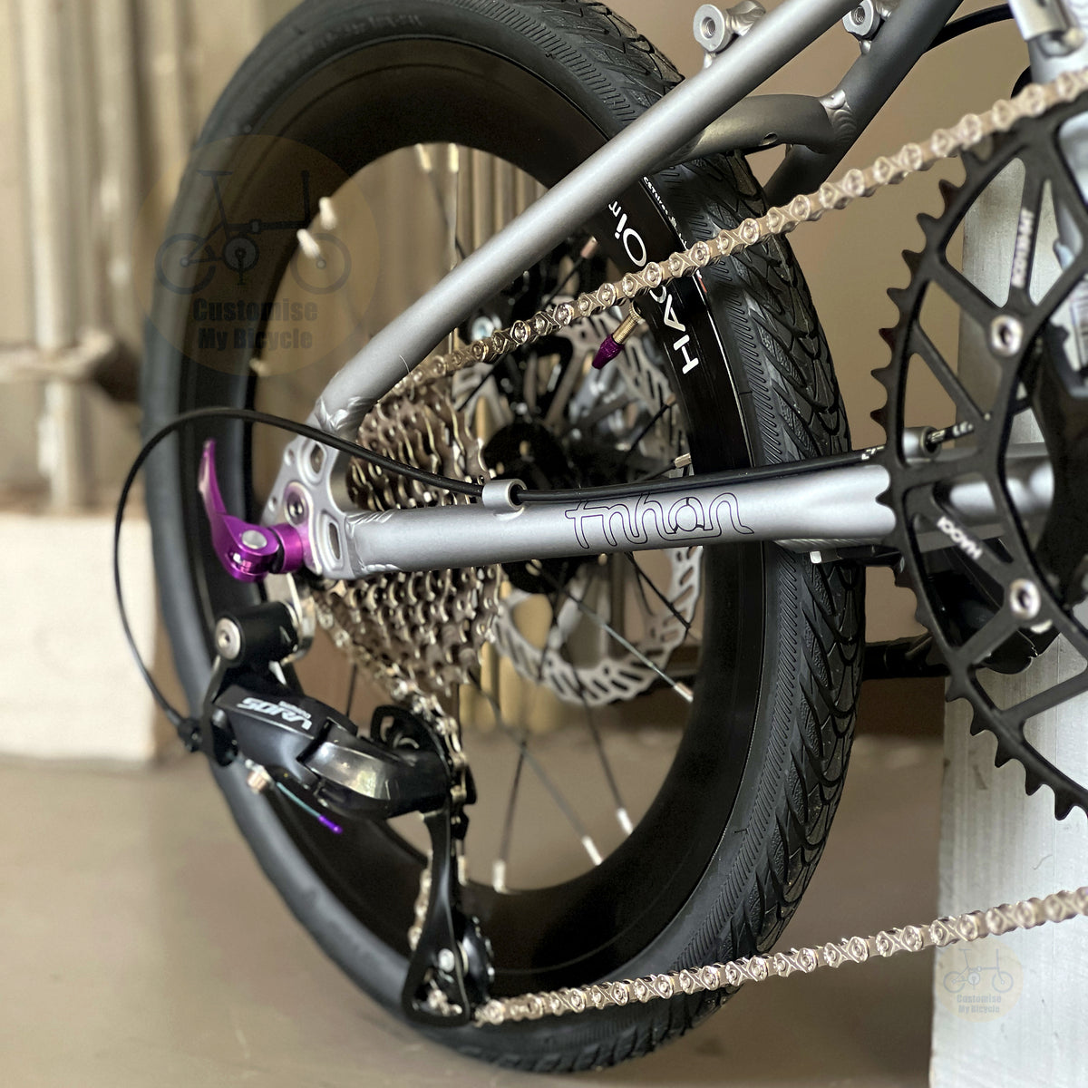 Fnhon Zephyr 16" Battleship Grey folding bike frame material colour detail