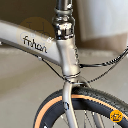 Full side composition of Fnhon Wind 22 inch Carbon Grey PD2018 seamless frame foldable bike